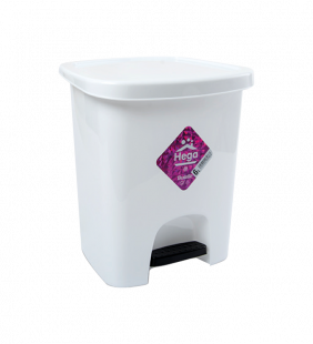 Poubelle carrée à pédale